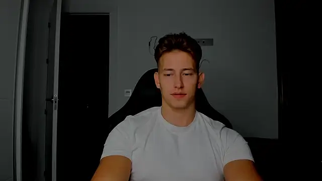 find0m_master's cam snapshot