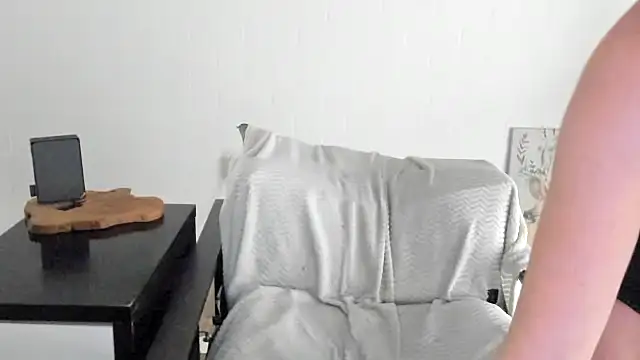 MendiPetite's cam snapshot