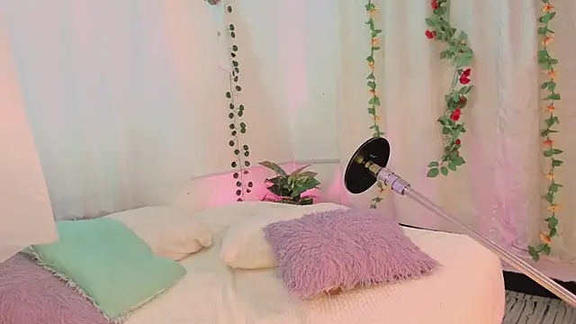 Emmayourgirl's cam snapshot