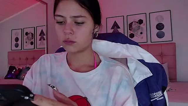 KikiVelvet live sex cam