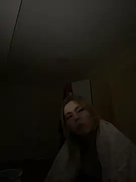 Milly-Kiss live sex cam