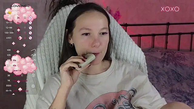 lil_luna_x's cam snapshot