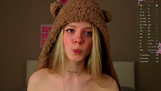 TiffinyMergist live sex cam