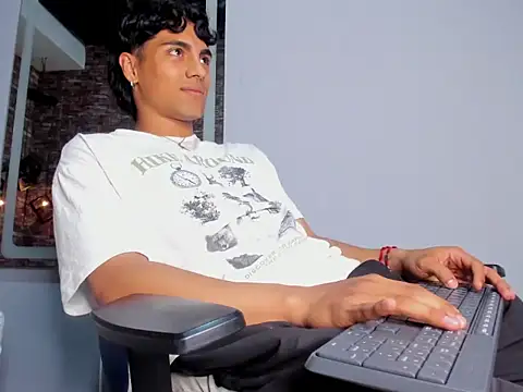 MattFiore live sex cam