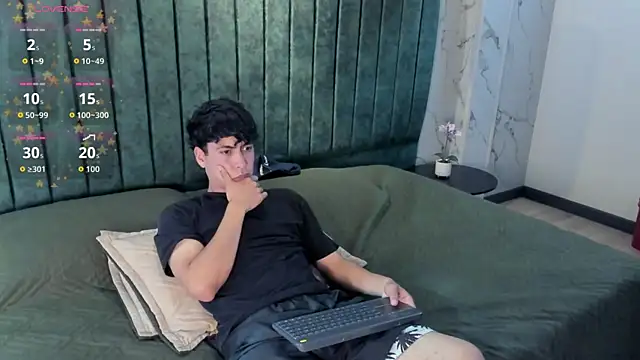 nico_herrera_'s cam snapshot