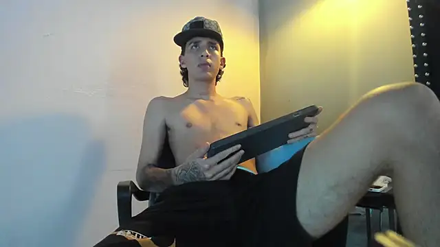 Xanderr_owen2 live sex cam