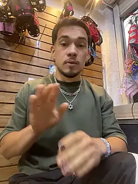 Leonardmoppet live sex cam