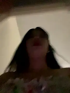 Emi_blair live sex cam