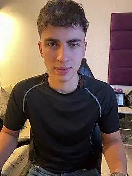 AdrianRinaldi live sex cam