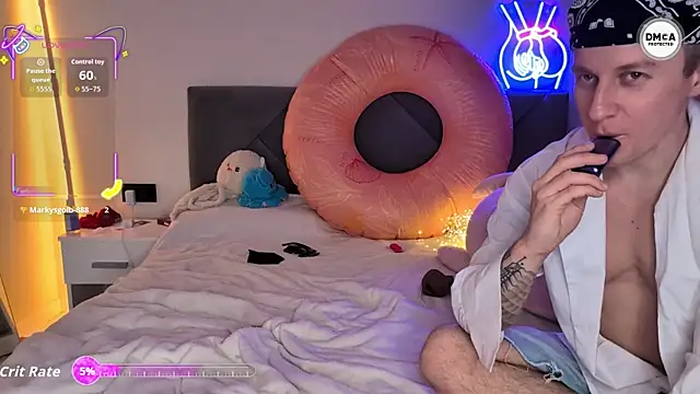 Grotesk_Couple live sex cam