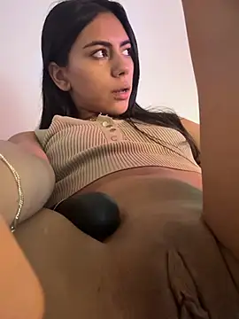 Lilybeeth live sex cam