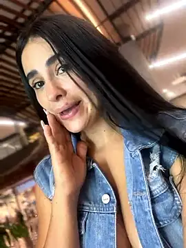 RoseOnYou live sex cam