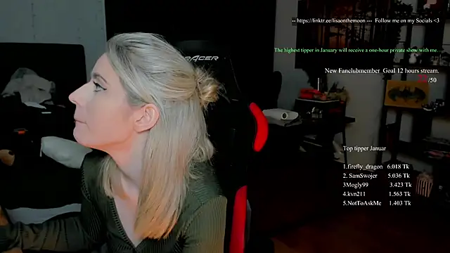 Lisaonthemoon live sex cam