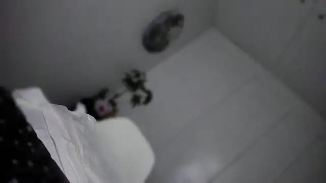 TheQueenNextDoor live sex cam