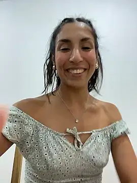 MaddyX__ live sex cam