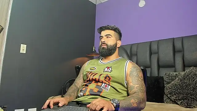 Lyon_vach live sex cam