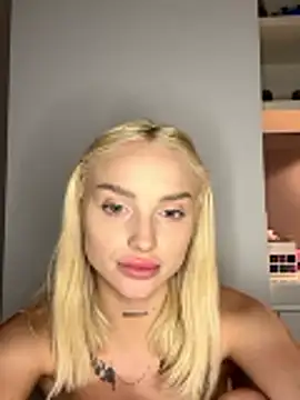 blonde_di live sex cam
