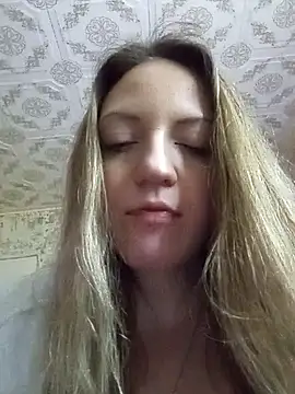 KattyLuuu's cam snapshot