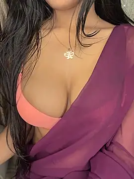 KARISHMA-STRIP live sex cam