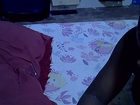 Adaline-Paris's cam snapshot