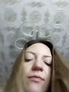 KattyLuuu's cam snapshot