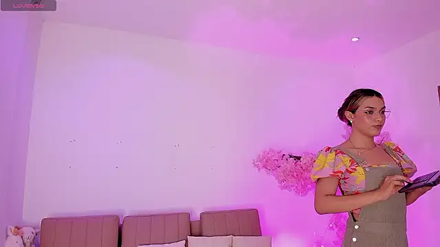 Doll_Isa_ live sex cam