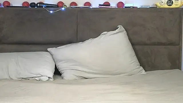 JackAdelaide live sex cam