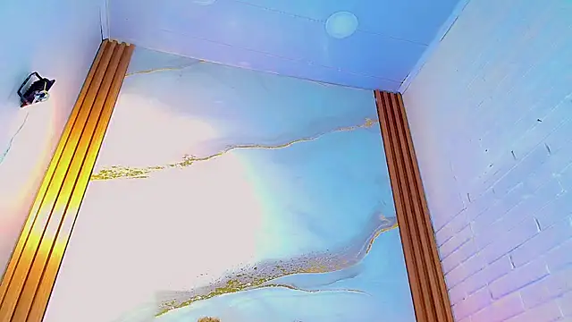 CoralineSweett live sex cam