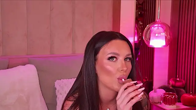 OliviaNoirr's cam snapshot