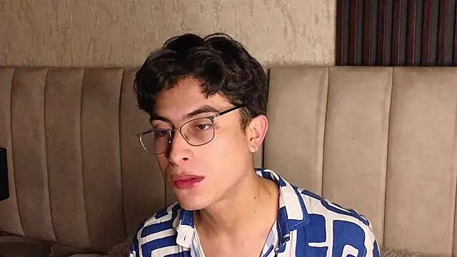 Aaron_Eze's cam snapshot