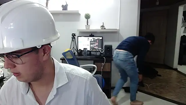 dylan_santiago_'s cam snapshot