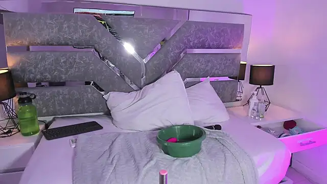 Slut_Milf_'s cam snapshot