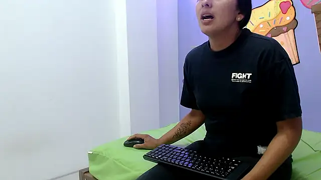 NOVAHOT98's cam snapshot