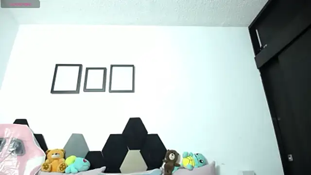 Lili_mdls's cam snapshot