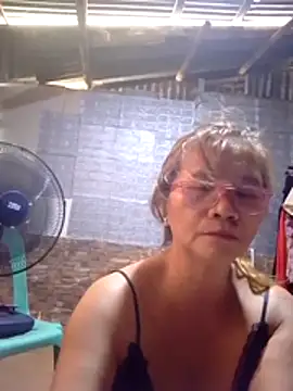 SexyHottMom's cam snapshot