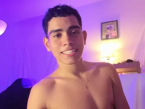 Yamilk101 live sex cam