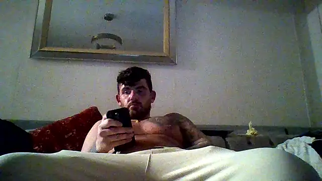 mikeyboys's cam snapshot