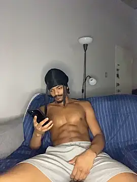 TRILLAHUNG live sex cam