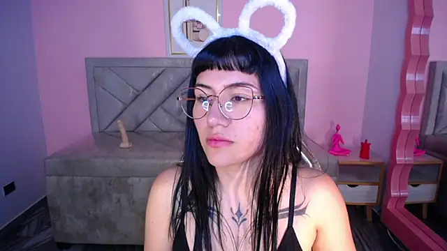 luciana_ch_2's cam snapshot