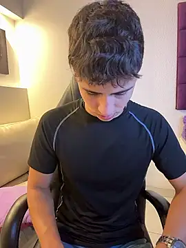 AdrianRinaldi live sex cam