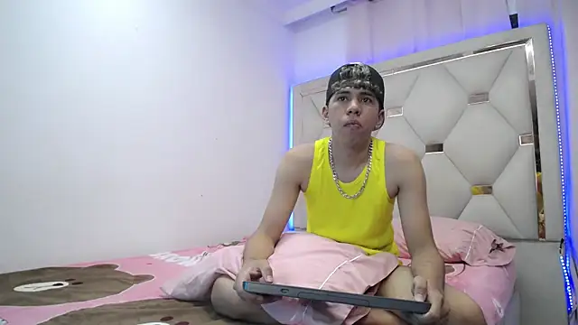 Big_boyss_ live sex cam
