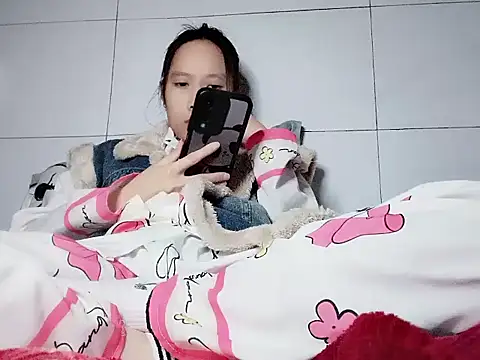 Tuyet696 live sex cam