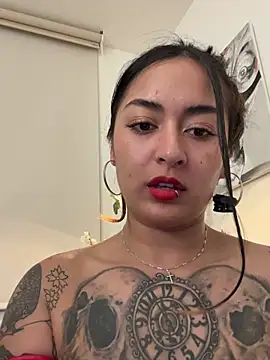 Rae_Lil_White live sex cam