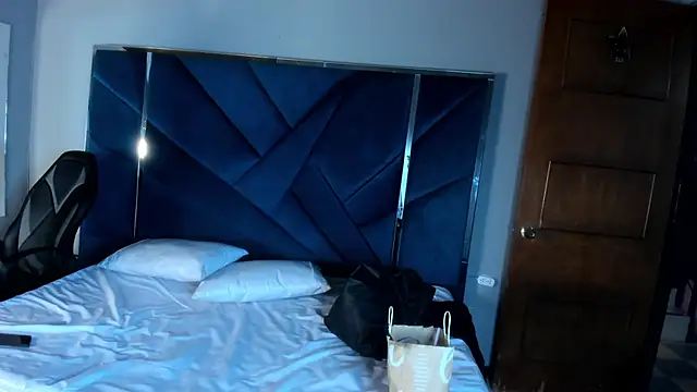 LeticiaHinkley live sex cam