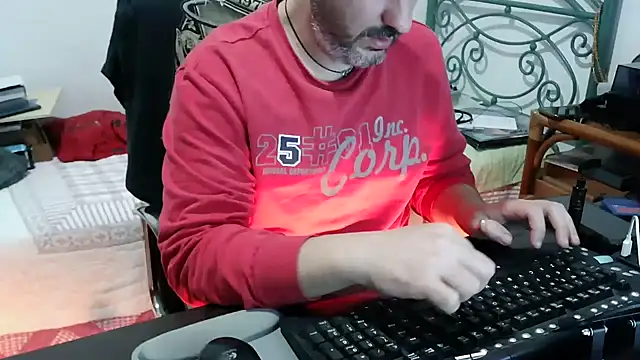 Italian_dark_desire's cam snapshot