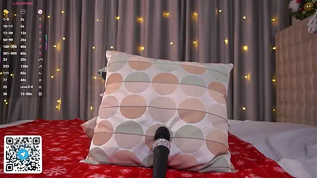 DaisyHearl live sex cam