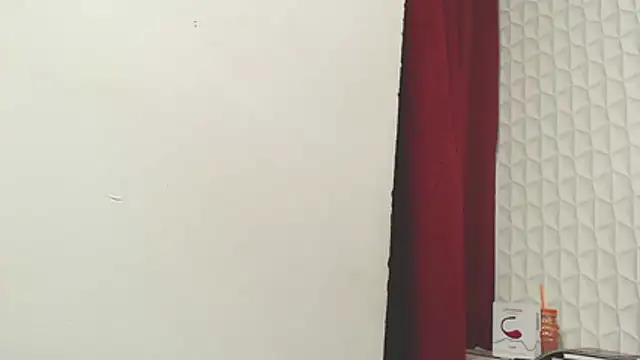 Elizabetth_Roman's cam snapshot