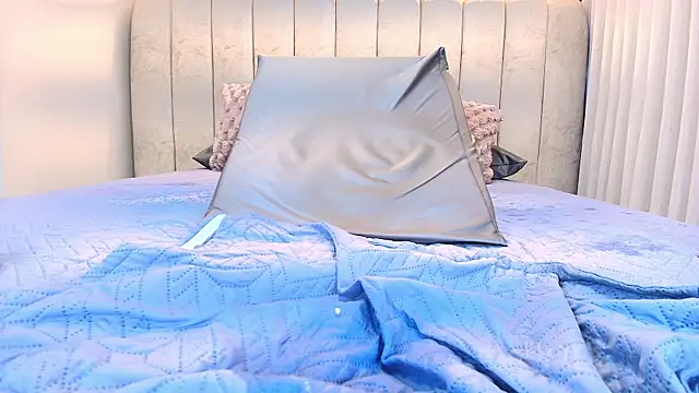 kata_hazel's cam snapshot