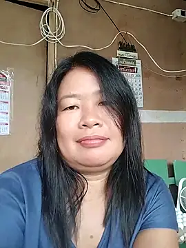 Lovelywoman43 live sex cam