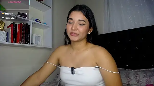 chanel__21_'s cam snapshot